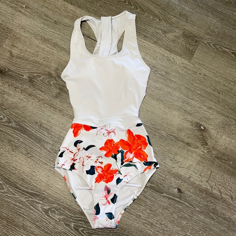 Gorgeous like new bathing suit size small